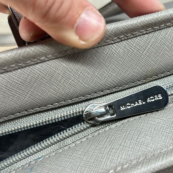 9770 Michael Kors gray tote bag - Picture 14 of 16